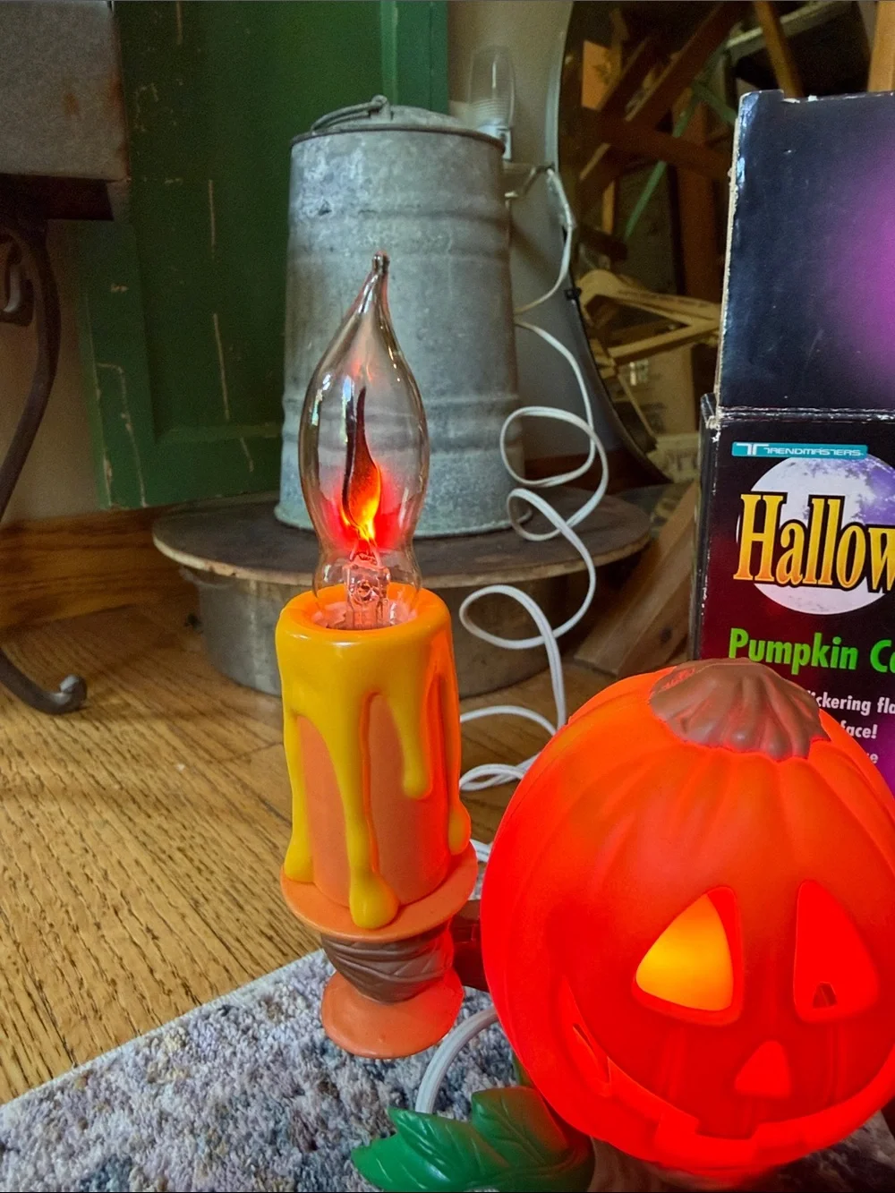 1997 HallowScream Trendmasters Halloween Lighted Pumpkin Candelabra WORKS